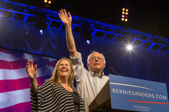 Senator Bernie Sanders and his wife, Jane O'Meara Sanders, at a rally in Los Angeles on Monday.Credit Monica Almeida/The New York Times
