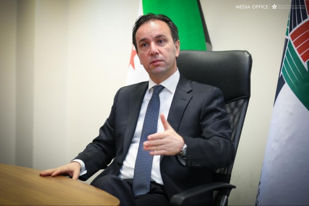 b4af00244ba771c40f6f69ebf5db26bf_XL