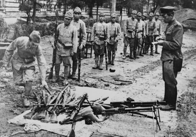 Japanese soldiers surrendering their weapons, northeastern China, Aug-Sep 1945 Library of congress